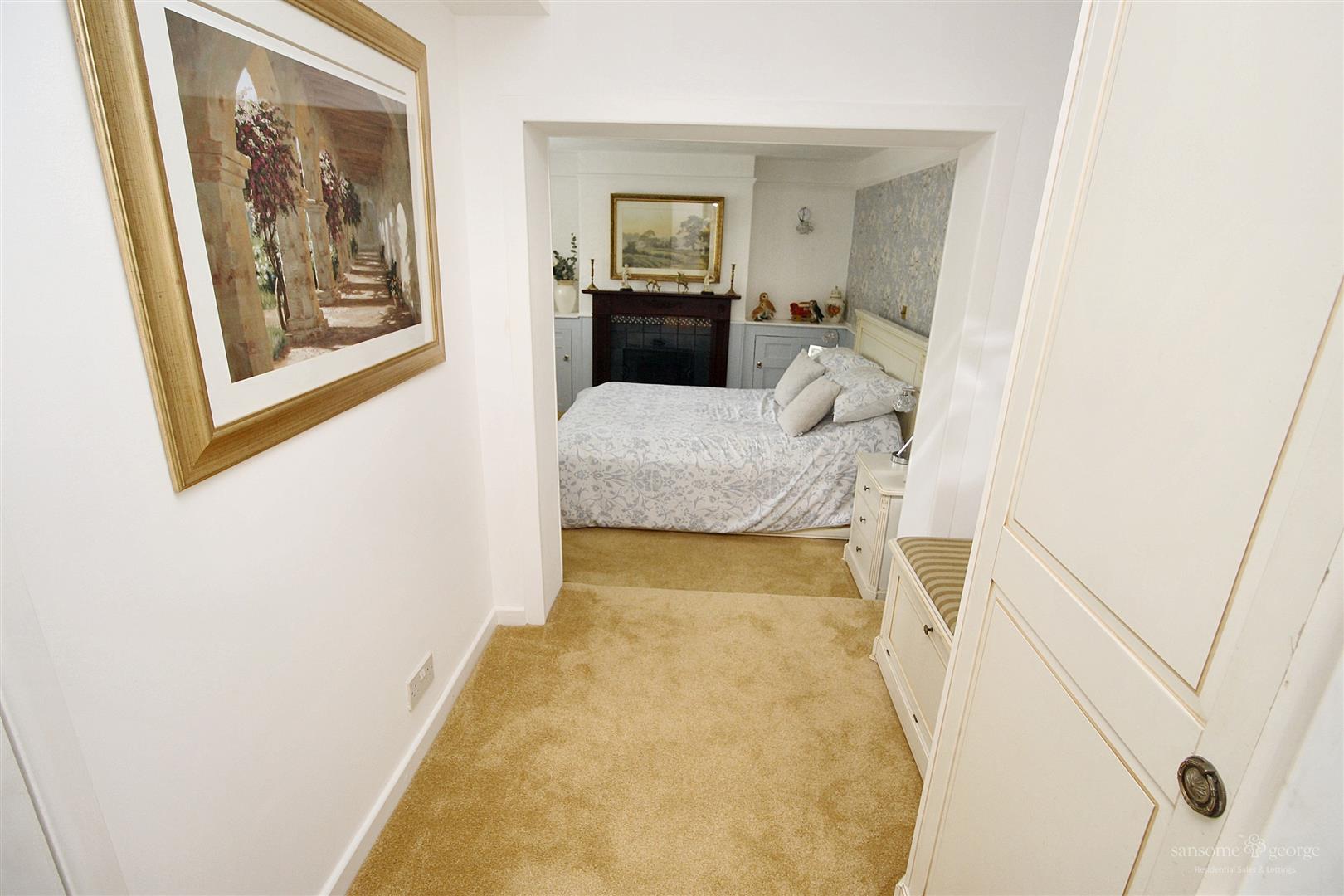 Kentwood Hill, Tilehurst, Reading